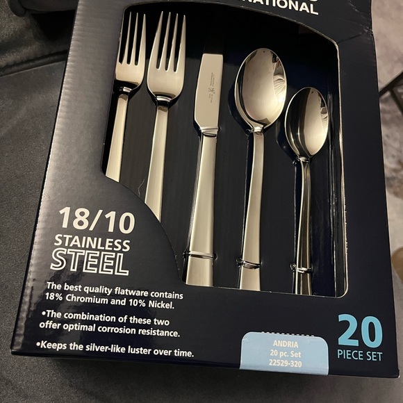 Stainless Steel 20-Piece Flatware Set - Picture 2 of 4